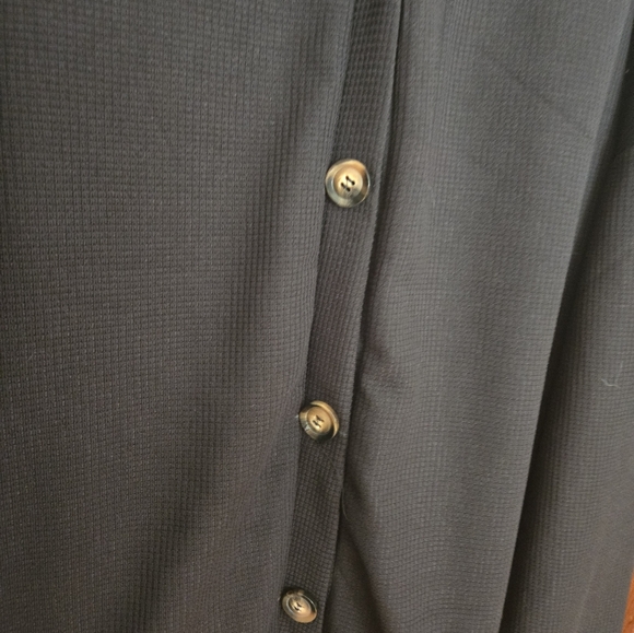 Black buttoned shirt - Picture 3 of 4